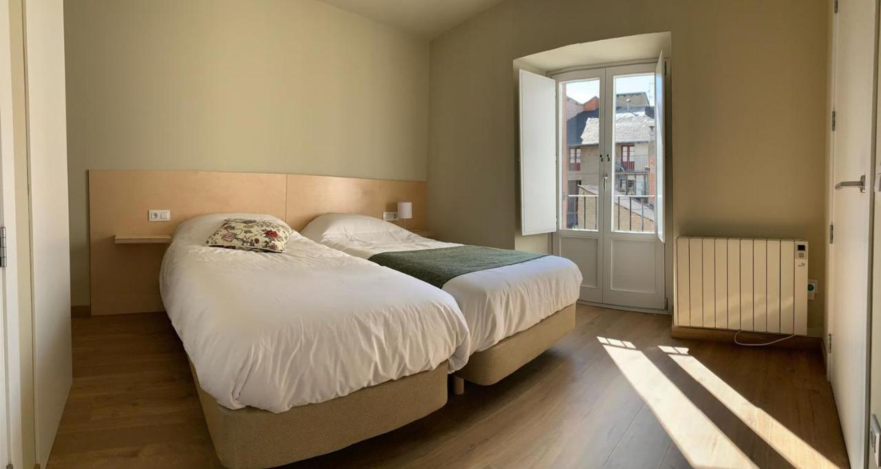 Apartamento En El Centro De Puigcerda Luaran gambar